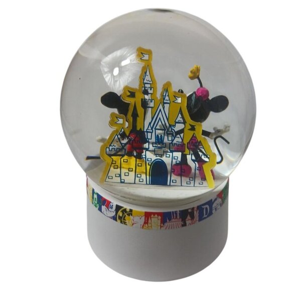 Disney WDW Resort 2021 Mickey & Minnie Mouse Snow Globe - Picture 6 of 8